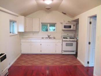4th image of 481 Richmond Ave