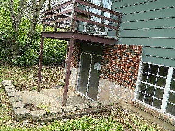 2nd image of 4 Highridge Ct