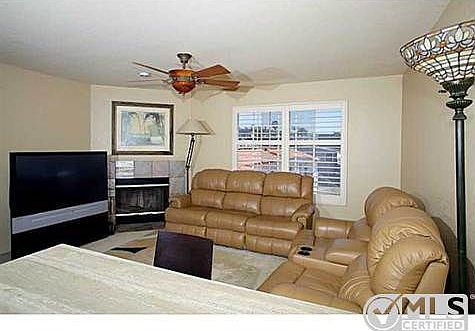 3rd image of 7567 La Jolla Blvd