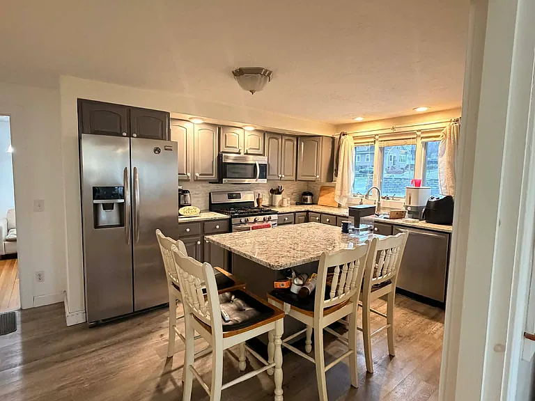 58 Farrar Ave — Photo 6