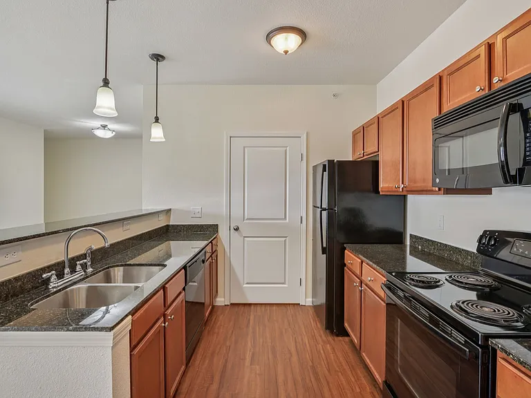 Burkart Crossing Apartments — Photo 22