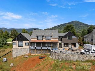 6 Walnut Valley Pkwy, Arden, NC 28704