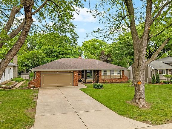 5th image of 9225 Hayes Dr