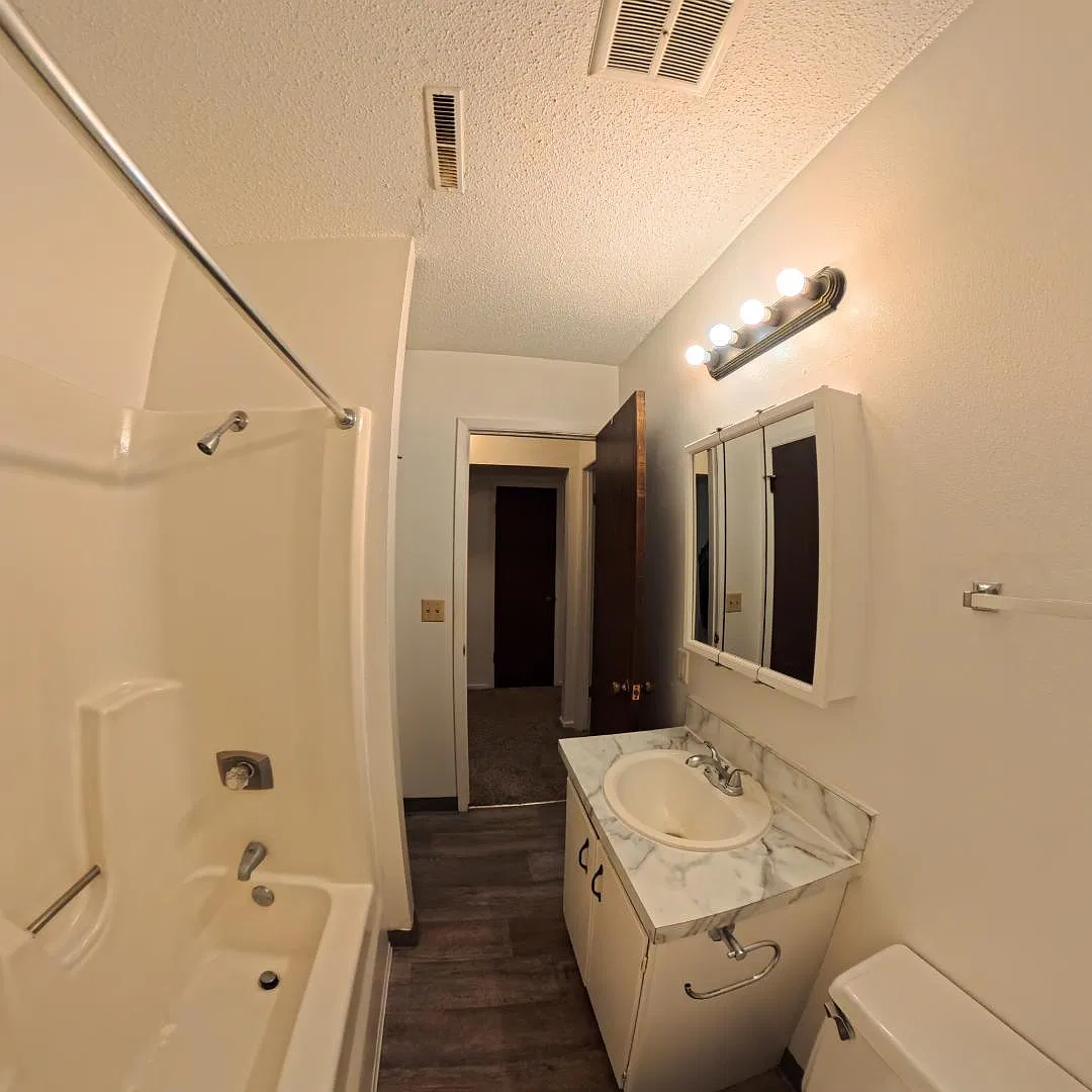 2009 NW Hickory Ln - 6 — Photo 2