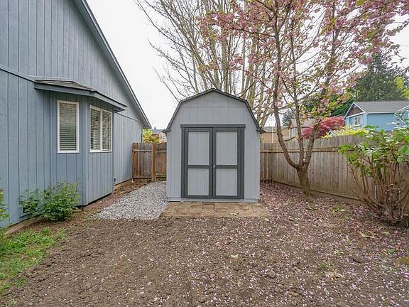 3rd image of 10910 NE 36th Ct