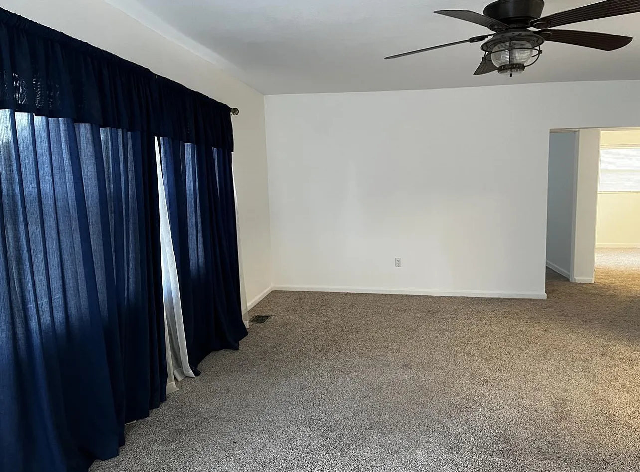 2 bed, 1064 sqft, $1,900 — Photo 3