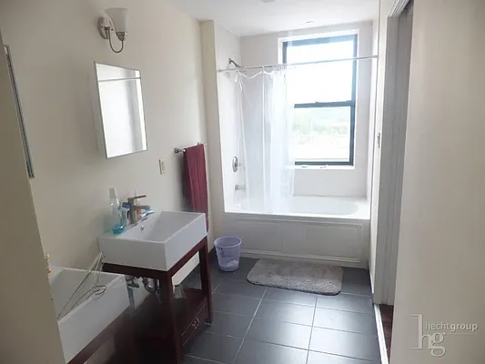 Rented by Paramount Realty Management | media 29