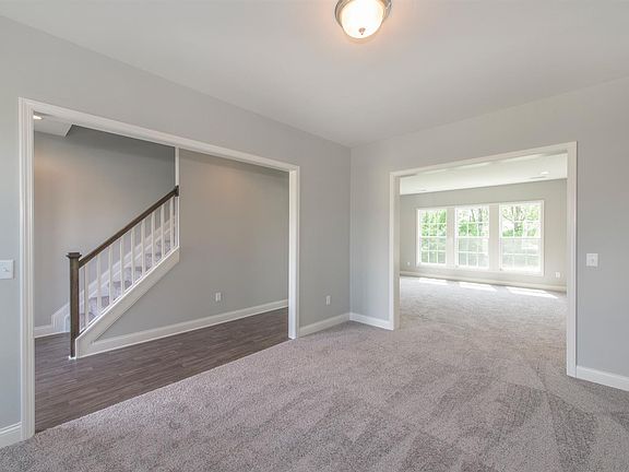 5th image of 439 Estrella Dr