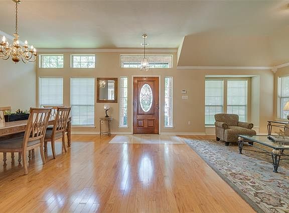 5th image of 2132 Shumard Oak Ln