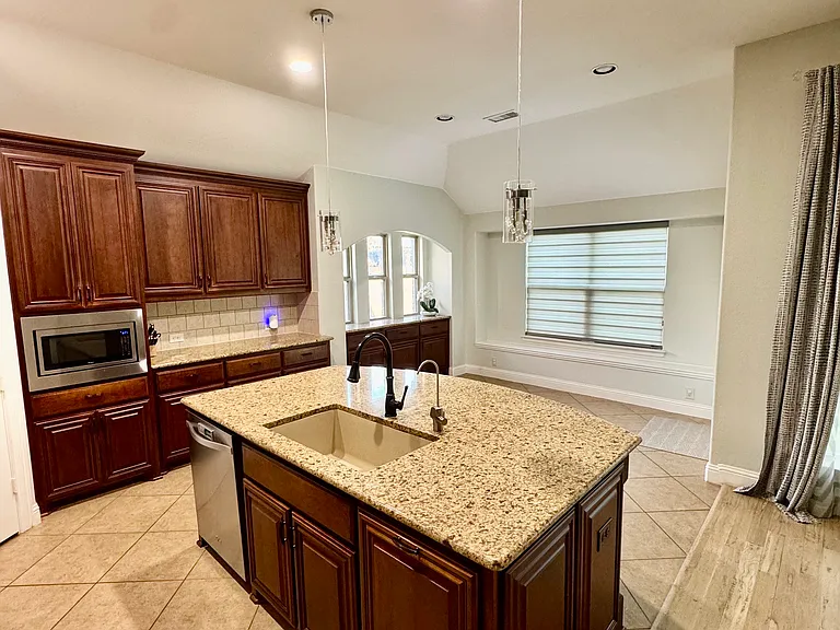 2324 Kemerton Dr — Photo 13