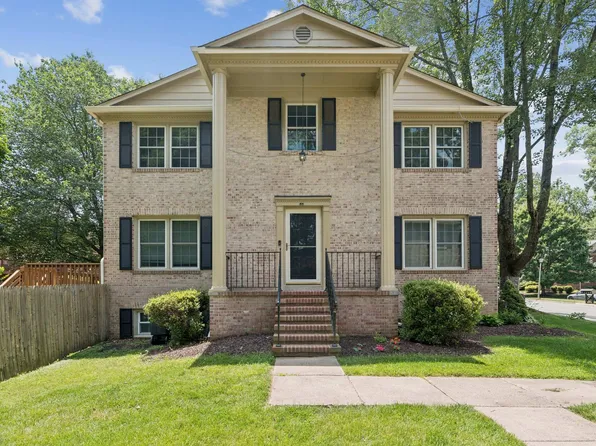7401 Willshire Hunt Ct, Springfield, VA 22153