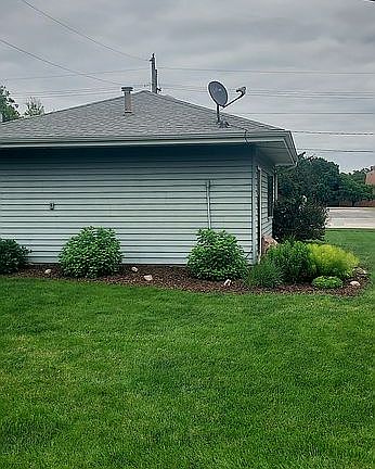 2nd image of 208 Rose Ave