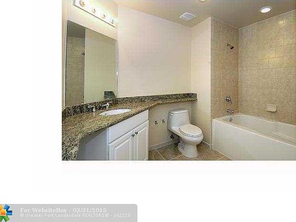 4th image of 3001 NE 185th St APT 634