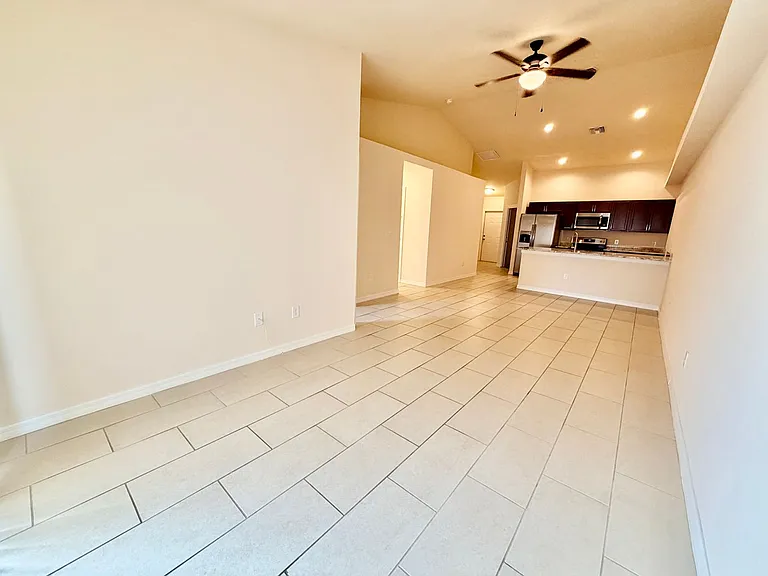 1314 SW Trafalgar Pkwy — Photo 11
