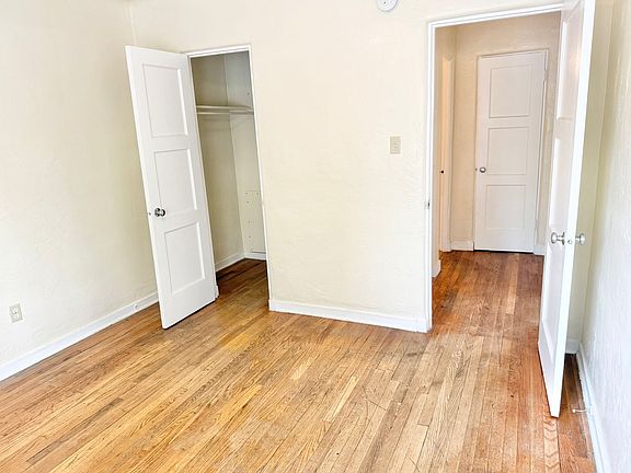 3rd image of 302 Stanford Dr SE Unit 4