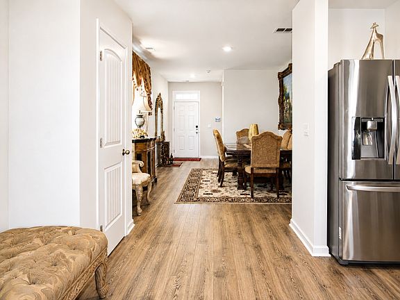 4th image of 1806 Wellwood Ln
