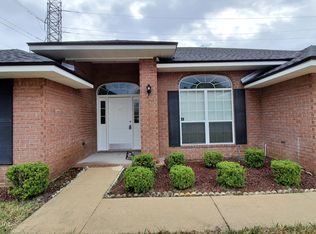 590 Brockham Dr, Jacksonville, FL 32221