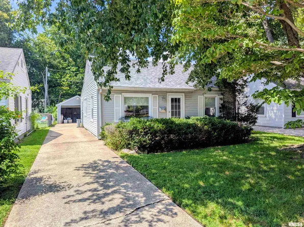 2417 S 1st St, Springfield, IL 62704