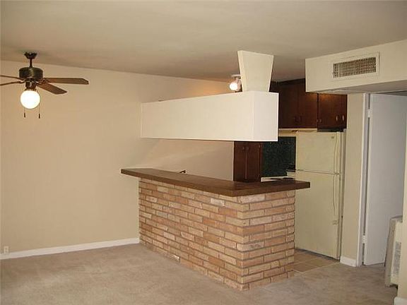 2nd image of 2240 Mimosa Dr APT 12