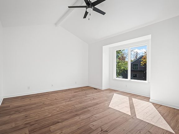 4th image of 611 Barlin Dr
