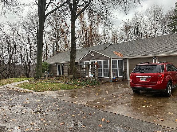 2nd image of 151 Fairview Ln NW