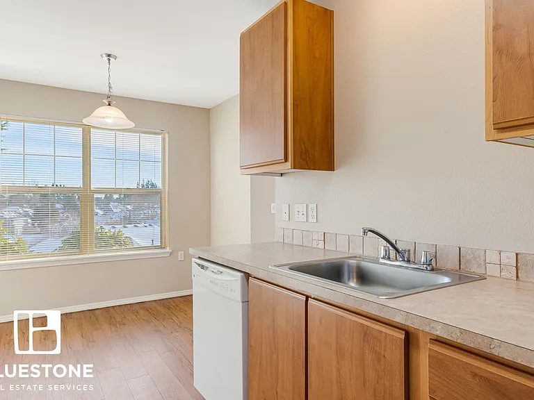 Hawk's Point Apartments — Photo 93