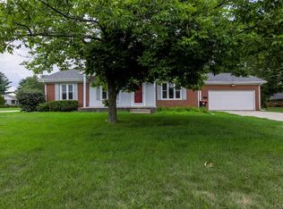 221 W Edgewood St, Morton, IL