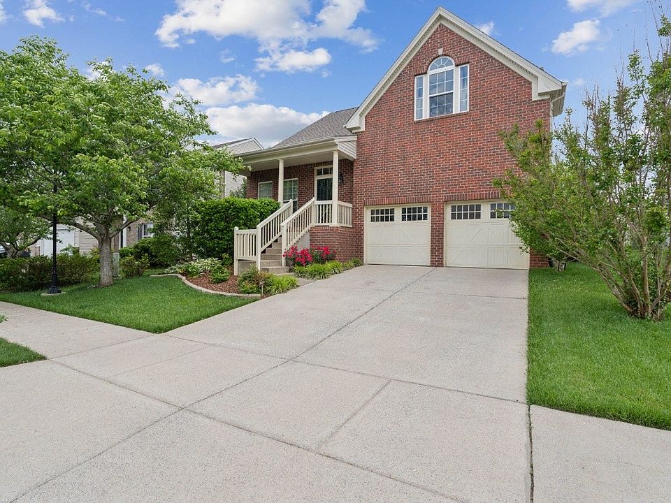 1st image of 804 Gloucester Ln