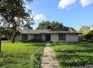 401 Waycrest Dr, Windcrest, TX 78239