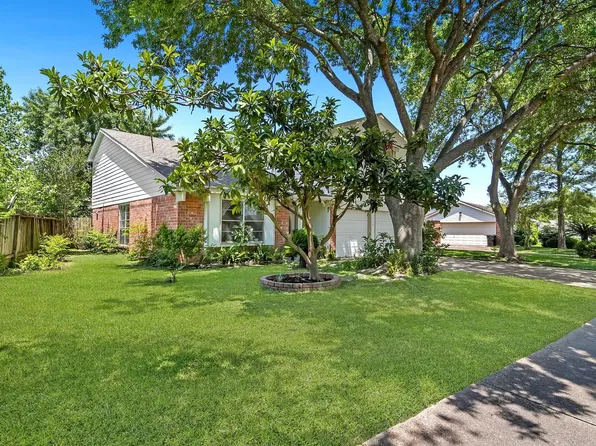 3626 Fiddlers Green Dr, Houston, TX 77082