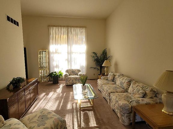 3rd image of 6781 Blossom View Dr