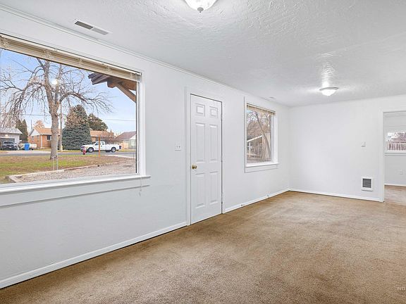 4th image of 933 Morningside Dr