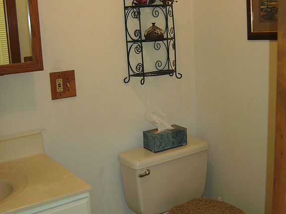 4th image of 8095 Shenandoah Ln