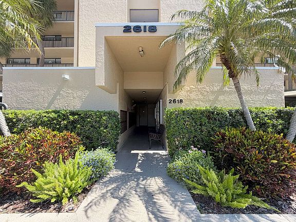2nd image of 2618 Cove Cay Dr