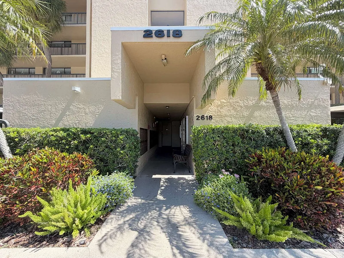 Building Photo - 2618 Cove Cay Dr