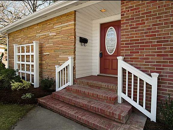 3rd image of 29 Lakeshore Dr