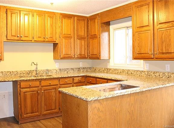 5th image of 952 Canterbury Ct