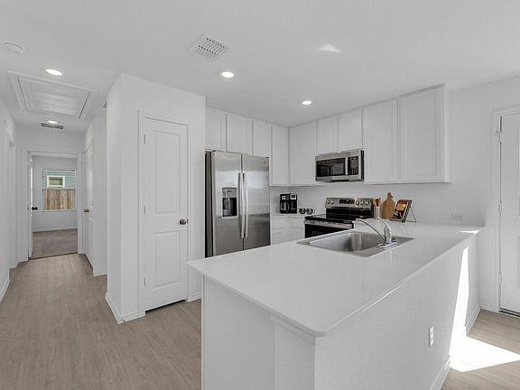 5th image of 353 Marty Allen Loop