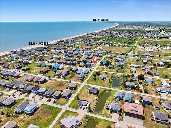2nd image of 882 Gulfview Dr
