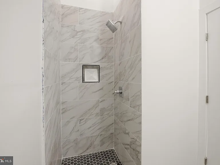 6012 Ridge Ave #6 — Photo 16