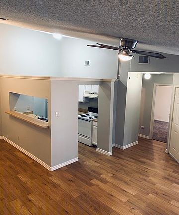 2nd image of 5247 Gawain Dr