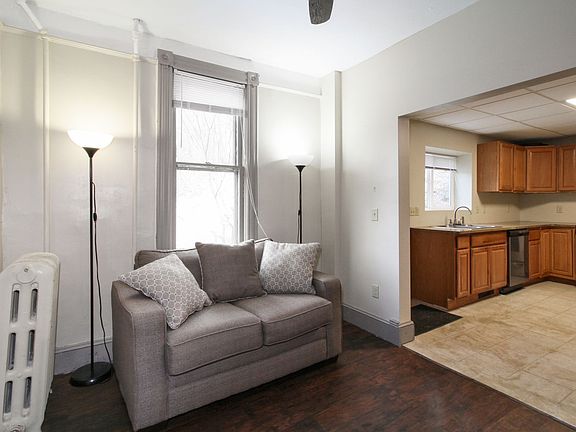 3rd image of 270 Gidney Ave