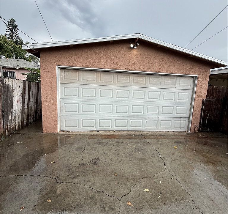 1st image of 2410 E 115th St
