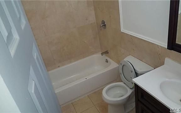 4th image of 660 E 104th St