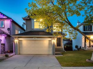 42 S Douglas Glen Cir SE, Calgary, AB T2Z 3T3