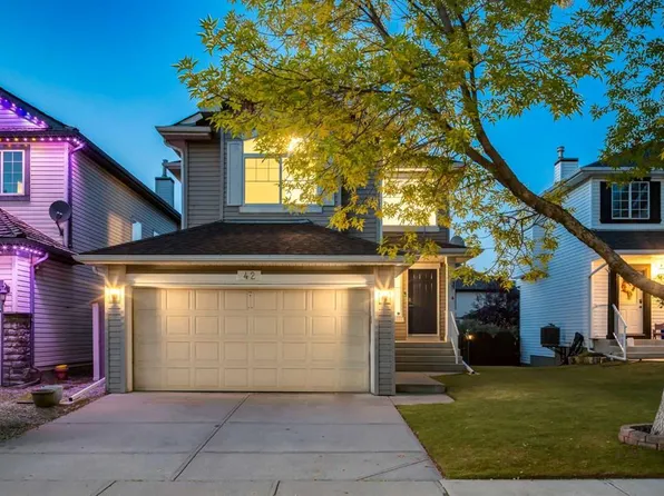 42 S Douglas Glen Cir SE, Calgary, AB T2Z 3T3