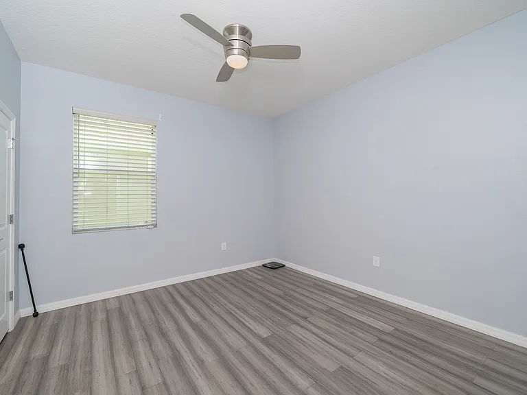 1092 Pipestone Pl — Photo 32