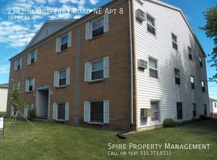 2131 Blairs Ferry Rd NE APT 8, Cedar Rapids, IA 52402