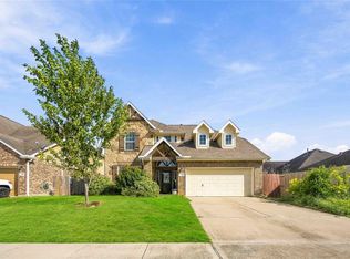 366 Lake Line Dr, Alvin, TX 77511