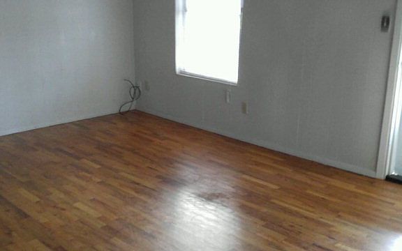 3rd image of 130 Forest Ln